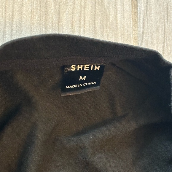 SHEIN Men Tooth & Letter Graphic Tee - Picture 6 of 9